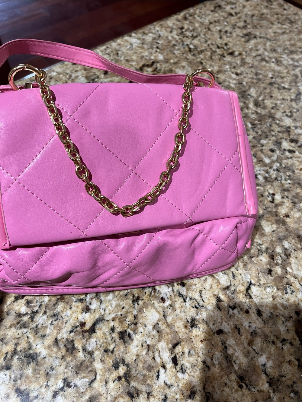 Stylish Quilted Pink Shoulder Bag with Gold Chain Strap